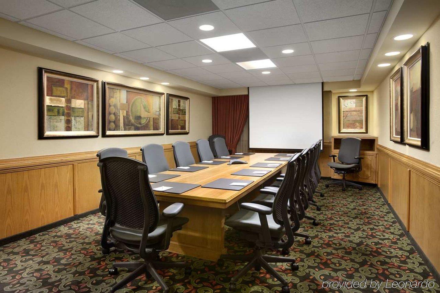 Embassy Suites By Hilton Columbia Greystone Perniagaan gambar